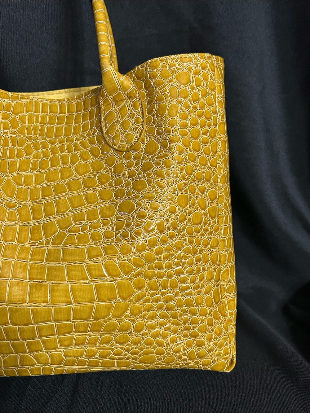Vecceli Italy Yellow Croc-Embossed Tote Bag - Picture 4 of 11